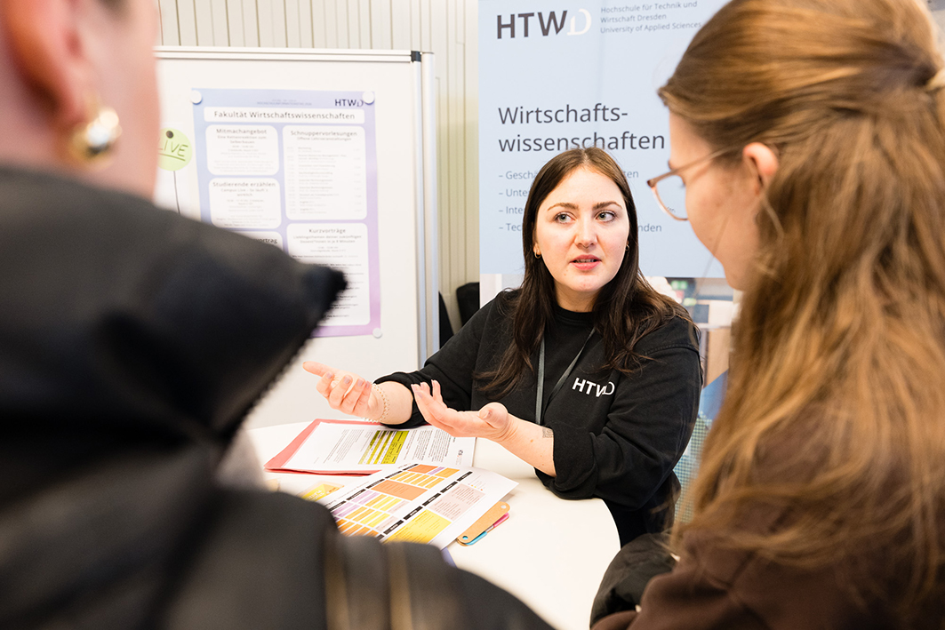 Beratungssituation zum Tag der offenen Tür