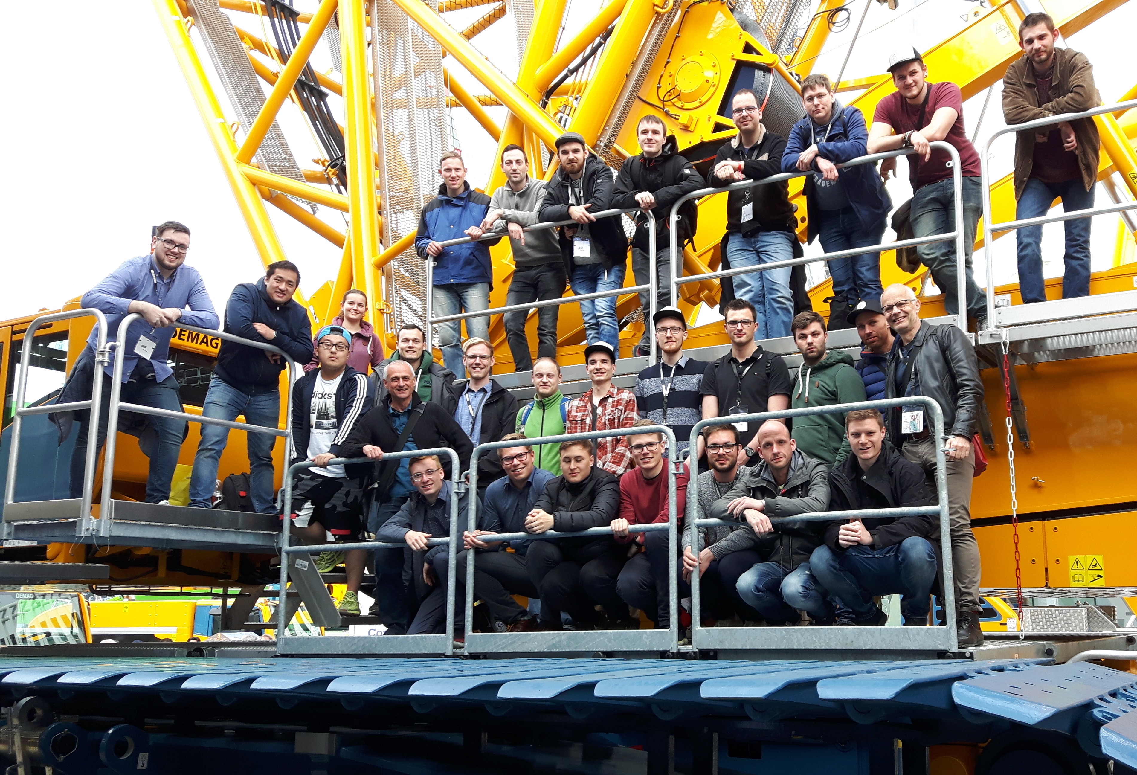 Exkursion von Studierenden der HTW Dresden zur Fachmesse für Baumaschinen (Bauma)