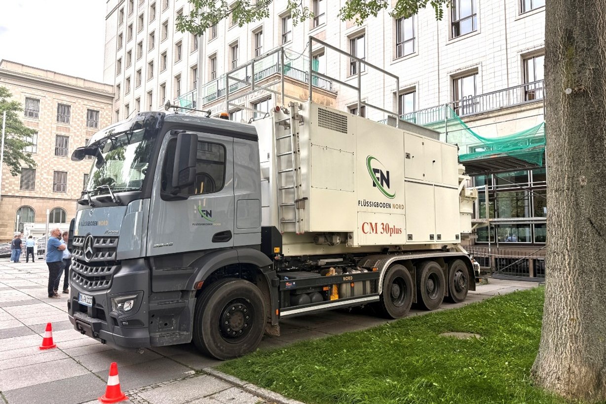 Mobile Mischanlage zur Flüssigbodenherstellung