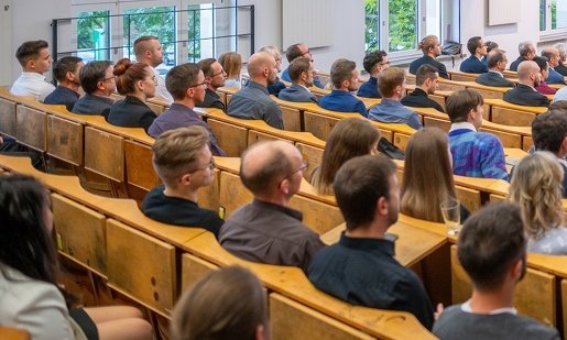 Menschen in einem Hörsaal